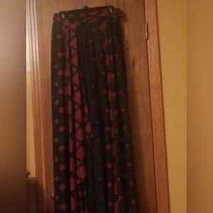 Chic Black and Red Geometric Maxi Skirt